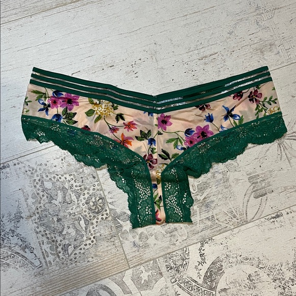 Victoria's Secret Very Sexy Green Floral Cheeky Panties Size Medium - Picture 1 of 8